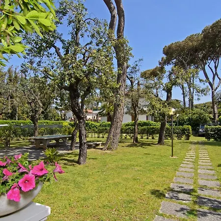 فندق Nettuno مارينا دي بييتراسانْت