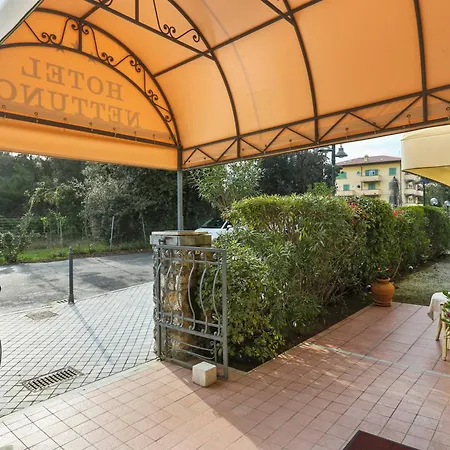فندق Nettuno مارينا دي بييتراسانْت