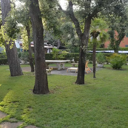 فندق Nettuno مارينا دي بييتراسانْت