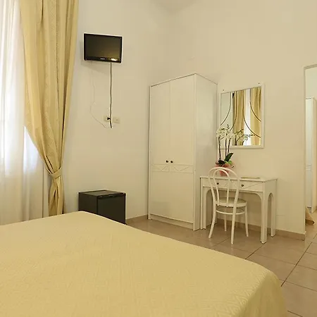 Nettuno مارينا دي بييتراسانْت