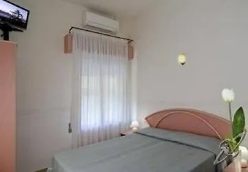 Nettuno مارينا دي بييتراسانْت