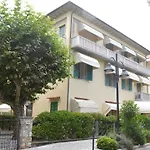 فندق Nettuno مارينا دي بييتراسانْت