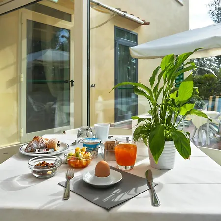 内图诺酒店 马里纳-迪-皮特拉桑塔