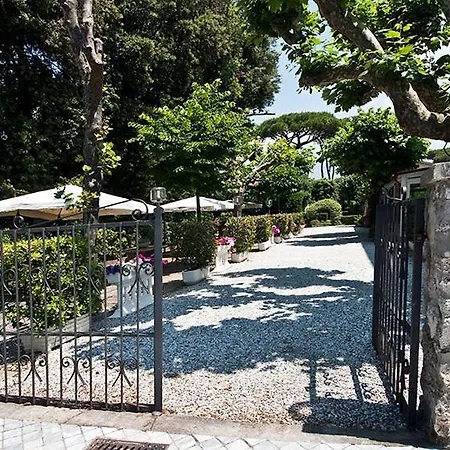 מלון Nettuno מרינה די פיאטרסנטה