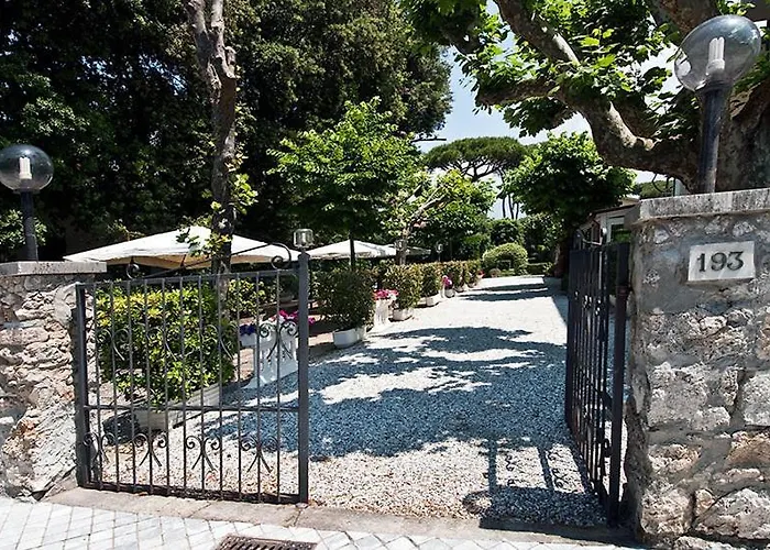 酒店 内图诺酒店 马里纳-迪-皮特拉桑塔