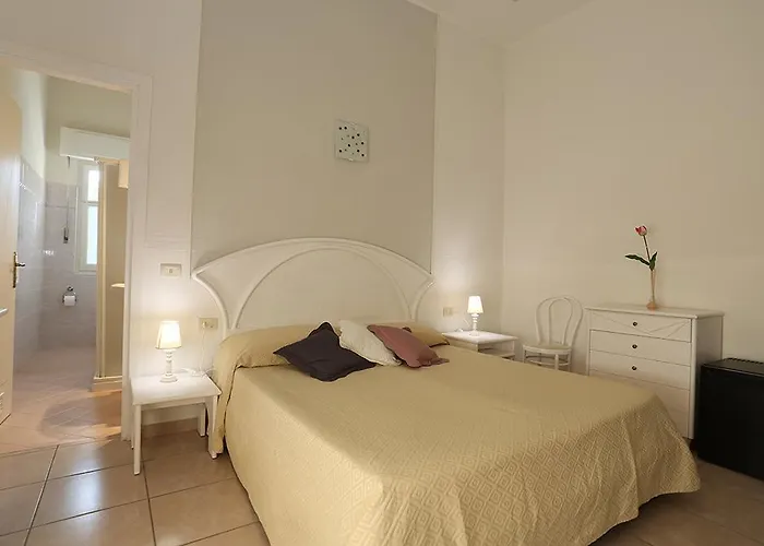 酒店 内图诺酒店 马里纳-迪-皮特拉桑塔